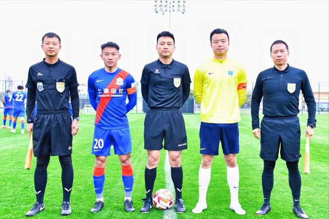 99人中文字幕亚洲区