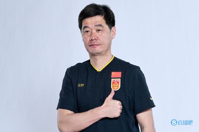 内衣男人