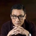 女士穿透明泳衣